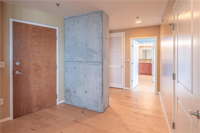 Foto del edificio - 361 17th St NW
