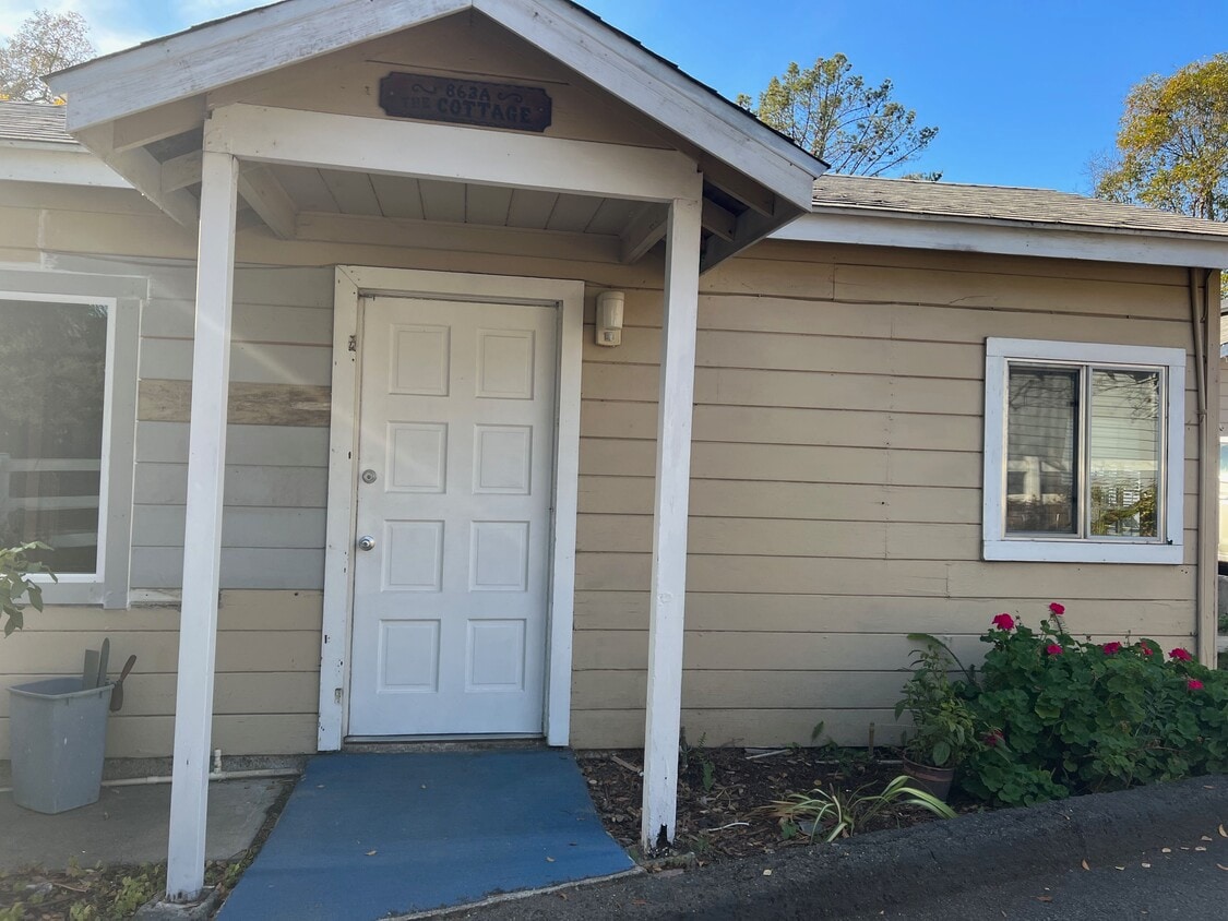 Primary Photo - 863A Atherton Ave