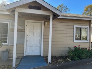 Building Photo - 863A Atherton Ave