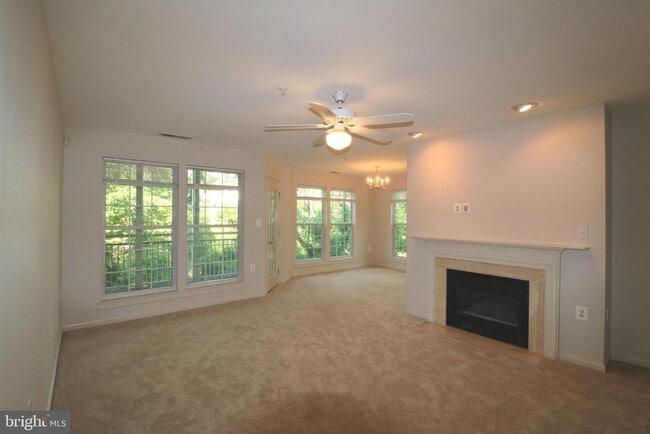 Building Photo - 12000 Amber Ridge Cir