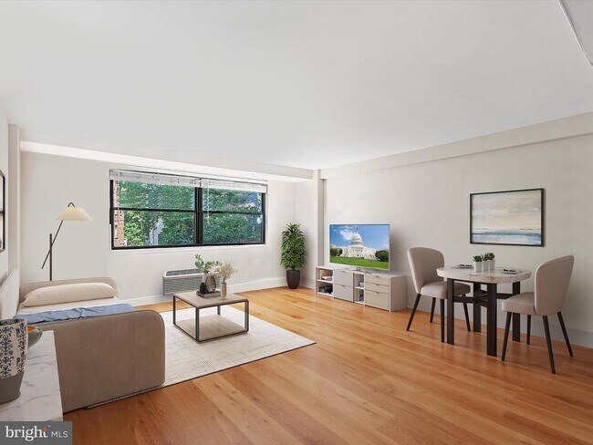 Foto del edificio - 1801 Clydesdale Pl NW