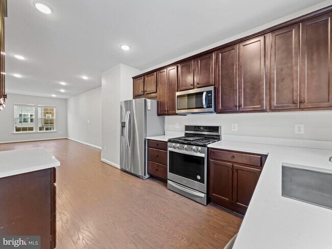 Foto del edificio - 2570 Debert Cir