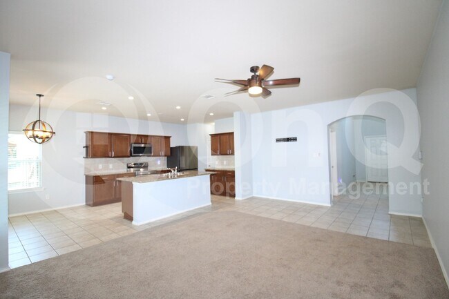 Building Photo - 1115 Quartz Trl