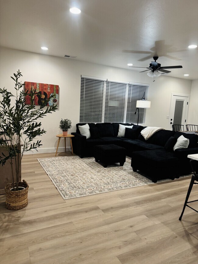 Building Photo - 4160 S Crimson Trails Dr