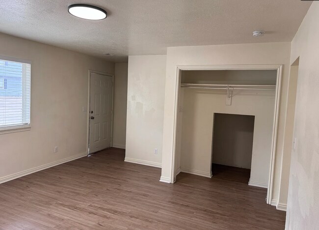 Foto del edificio - 1393 N 260 W
