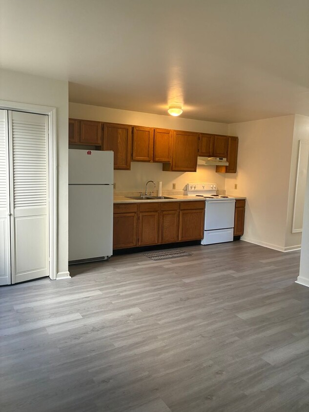 Bright & Spacious 2BR Top-Floor Apartment ... - Bright & Spacious 2BR Top-Floor Apartment ...