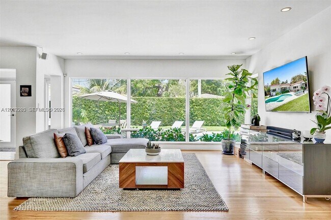 Foto del edificio - 11 NW 97th St