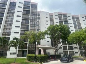Building Photo - 17021 N Bay Rd