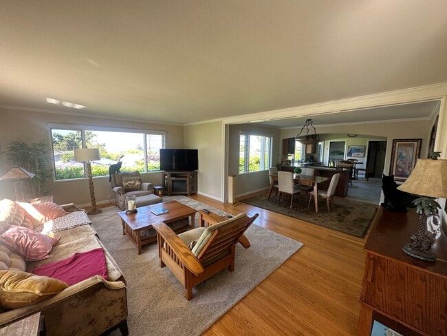 Building Photo - 31567 Catalina Ave