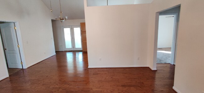 Building Photo - 1145 Ashley Ln