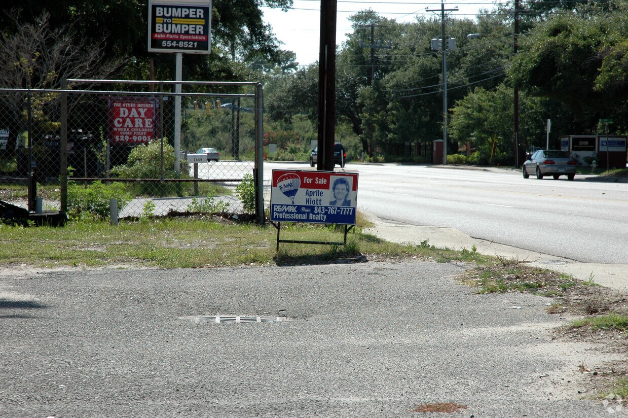 Foto del edificio - W Montague Ave