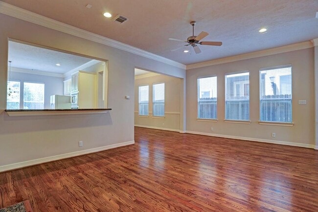 Building Photo - 5317 Elm St