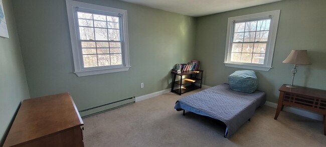 Building Photo - 5 Carriage Hill Ln