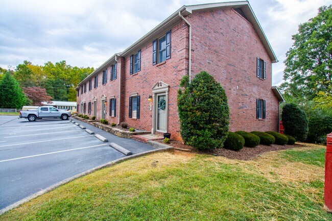 Foto del edificio - Beautiful 2 Bed, 2.5 Bath Condo in Johnson...