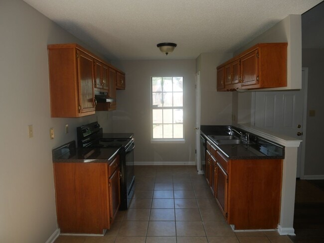 Building Photo - 2710 Kentwood Cove