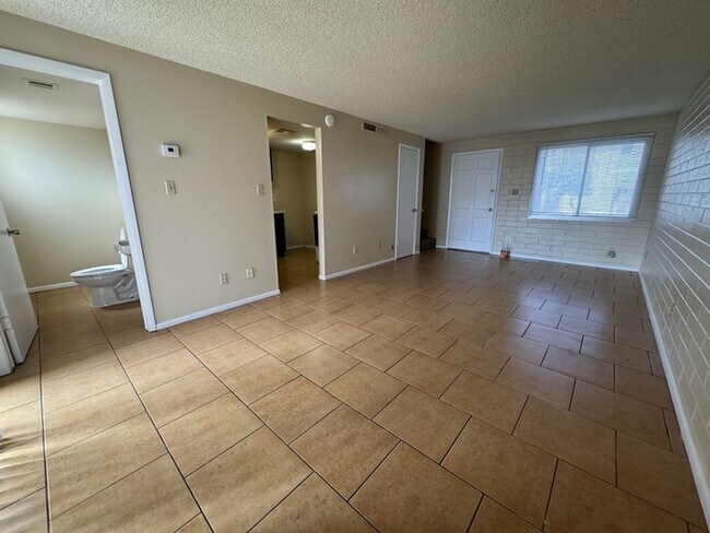 Foto del edificio - Holiday Gardens 2 Bedroom Townhome