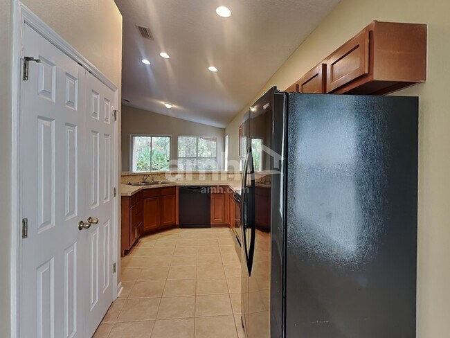 Foto del edificio - 3028 Atherley Rd