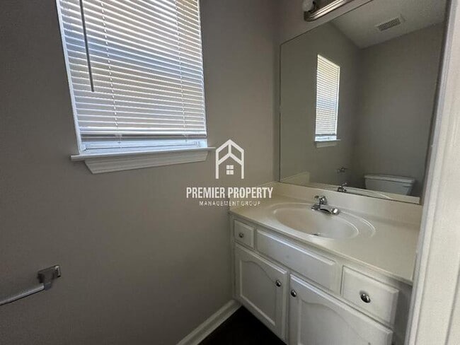 Building Photo - 1243 Harpeth Dr