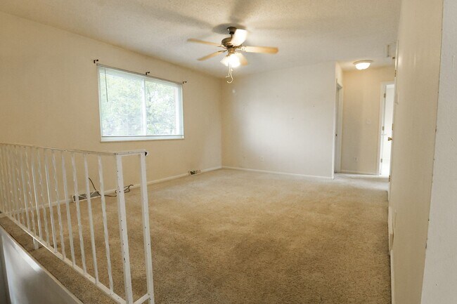 Foto del edificio - 3 bedroom and 2 bathroom home!