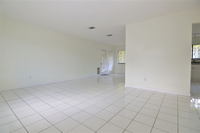 Building Photo - Very nice 3BR $1,950