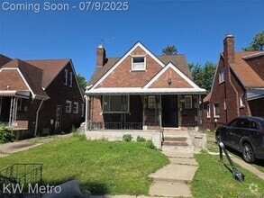 Building Photo - 8595 Cloverlawn Ave