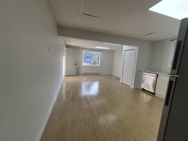 Building Photo - 10535 Rue Principale