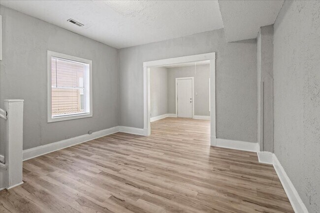 Foto del edificio - 1132 N Rural St