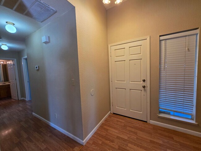 Foto del edificio - 3-bedroom single story in Turlock!