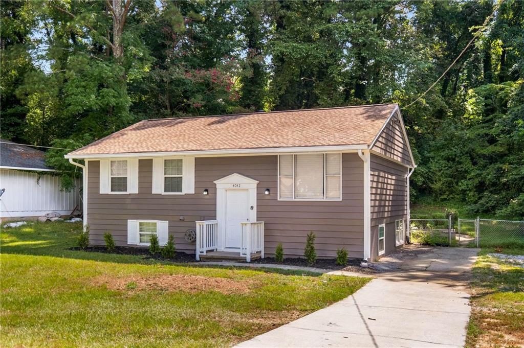 Foto principal - 4042 Sweetbriar Ln