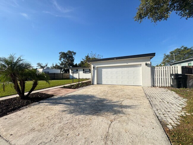 Building Photo - Welcome home — you’ve finally found the one!