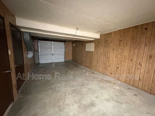 Building Photo - 1830 Tower Cir