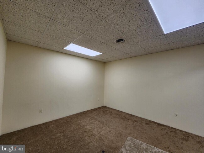 Building Photo - 856 W Spring Meadow Ct