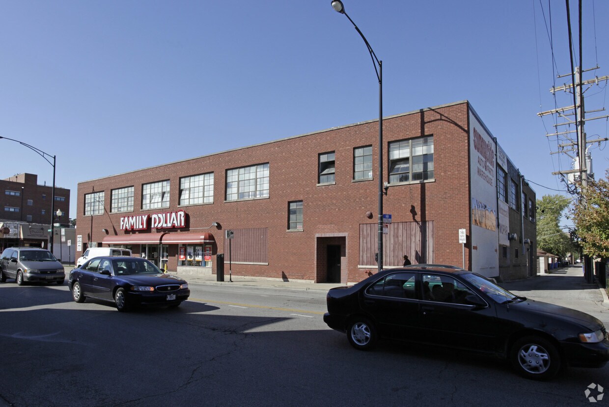 Foto del edificio - 2416-2424 W Montrose Ave