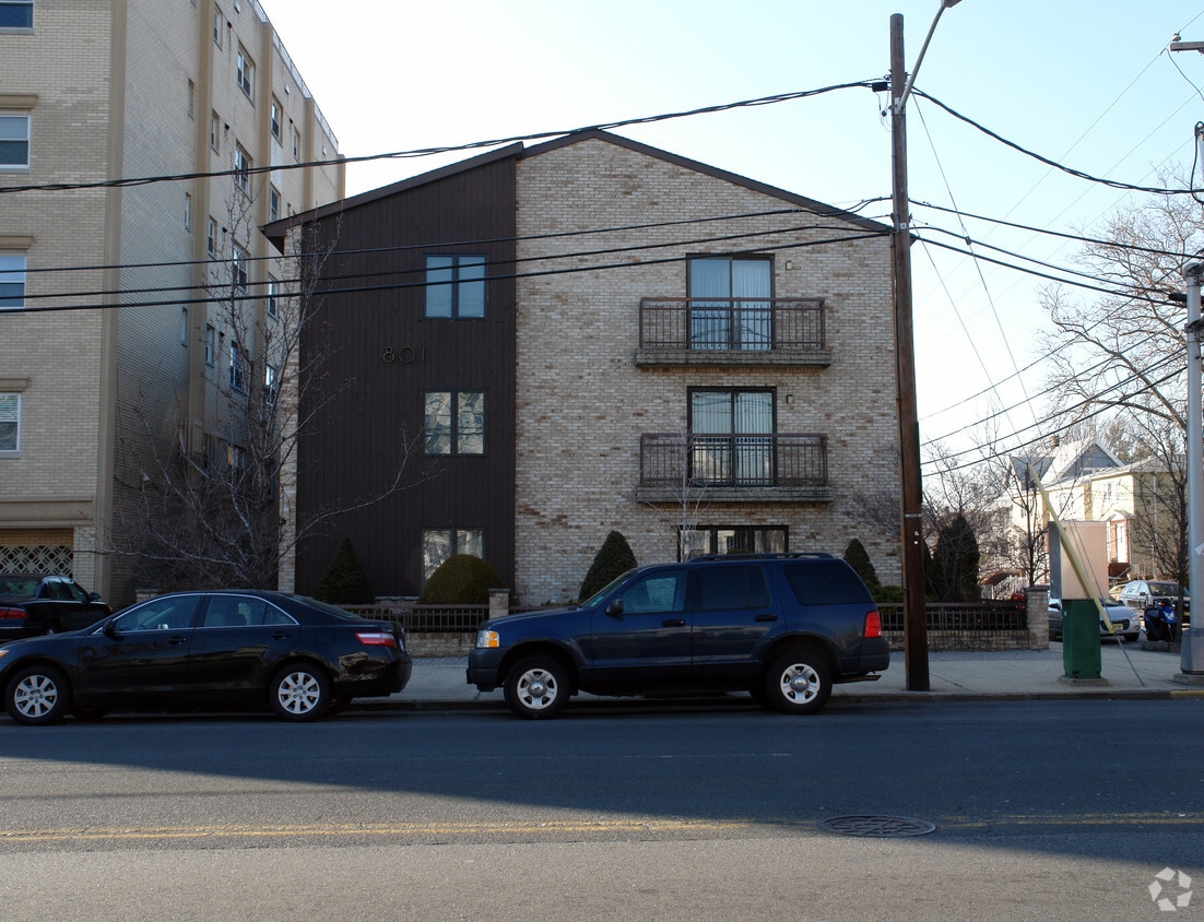 Building Photo - 801 Avenue C