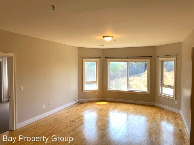 Building Photo - 4 br, 3 bath House - 1081 Le Conte Ave #7