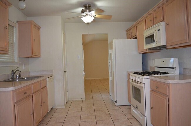 Building Photo - 162 Big Thicket Dr