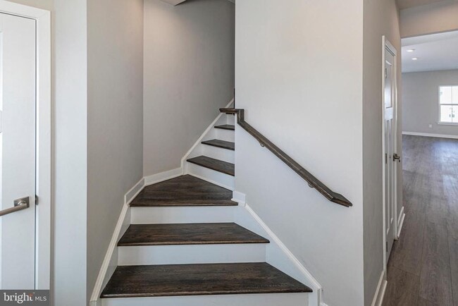 Building Photo - 2410 Lenox Dr