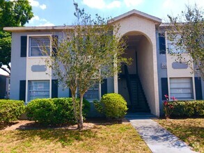 Building Photo - 2525 N Alafaya Trail