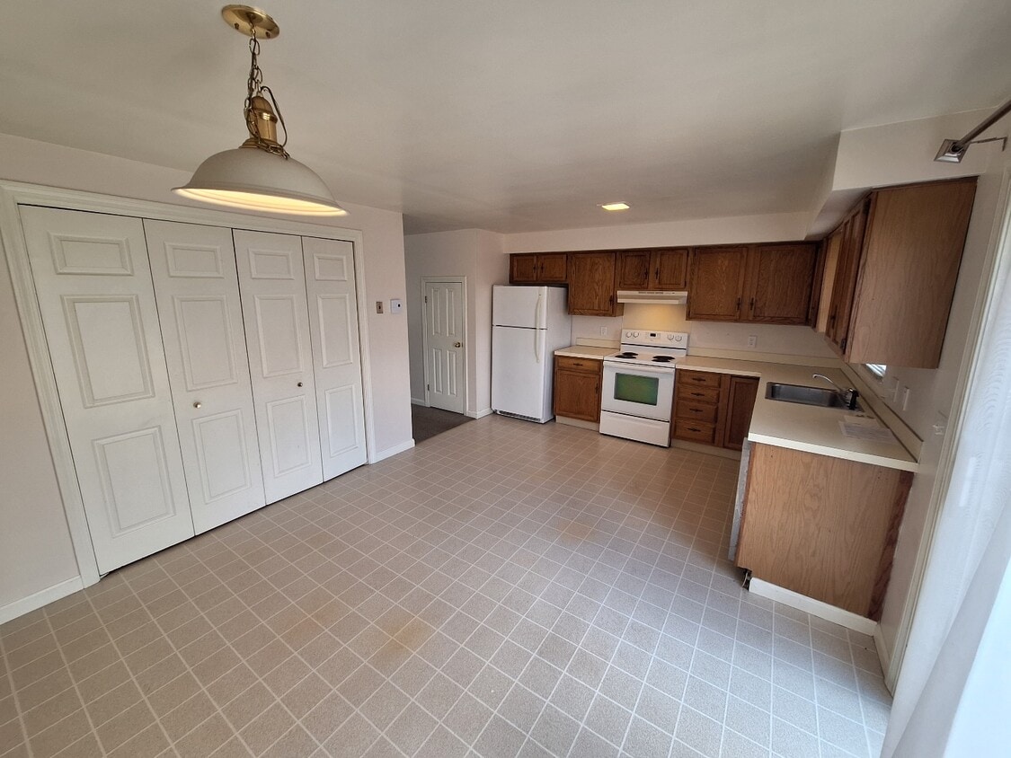 Photo - 19 Robinson St - Unit 10