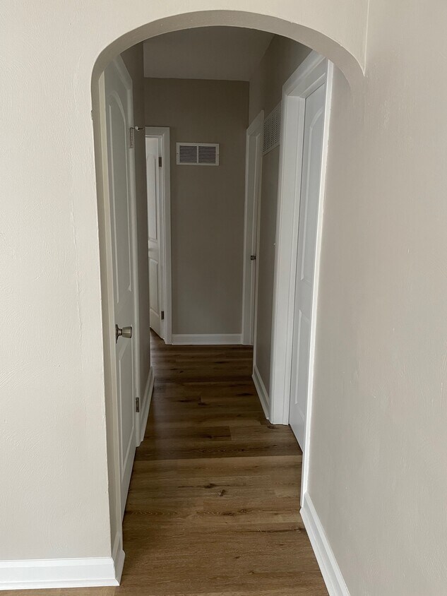 Primary Photo - 1066 Northview Dr