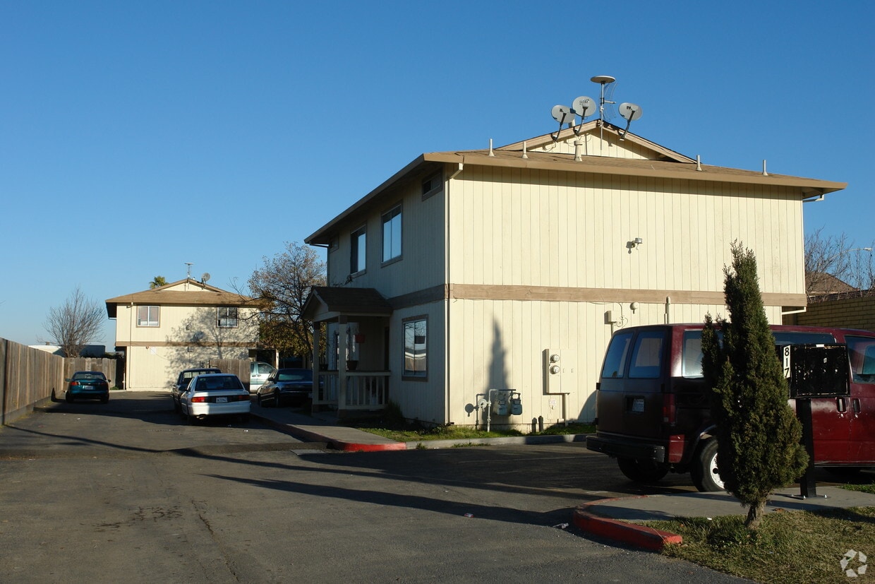 Primary Photo - 817 Elkington Ave