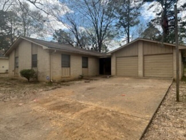 Building Photo - 5866 Kinder Dr