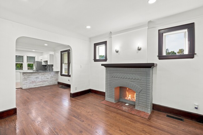 Foto del edificio - 6015 Woodhall St