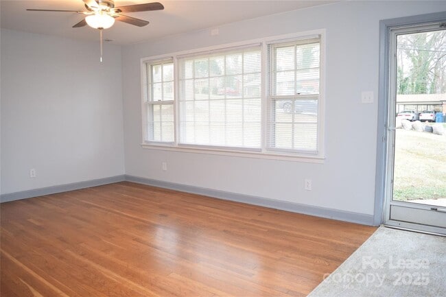Building Photo - Available July 1st! $1950.00/month