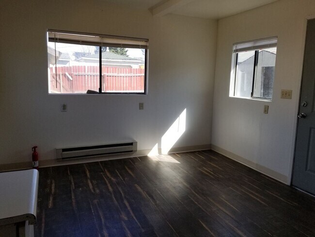 Building Photo - 2 br, 1 bath House - 1156 SE Yakima Street