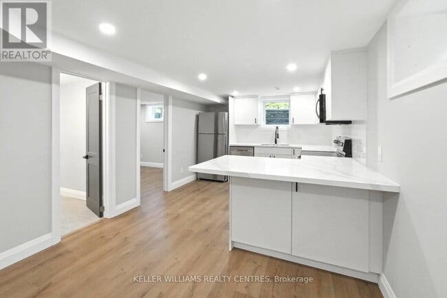 Building Photo - 29 Bronte Crescent