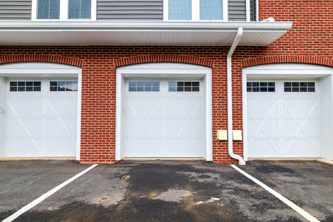 Garage - 13950 Englefield Dr