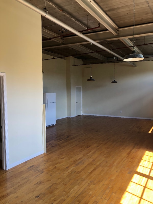 Building Photo - 1417 Kemper St