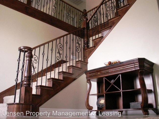 Foto del edificio - 4 br, 3 bath House - 67 North 660 West