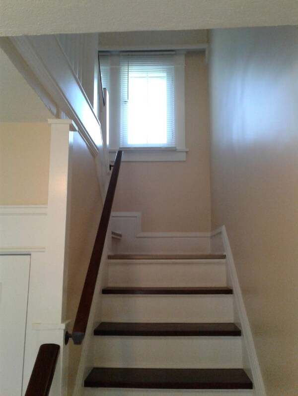 Building Photo - 232 Para Ave